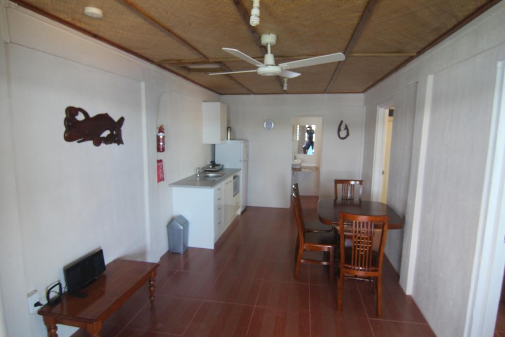 Boathouse Apartments Neiafu Quarto foto